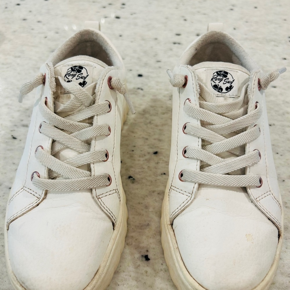 Roxy Surf Shoes. White tennis shoes good used condition! Size 6